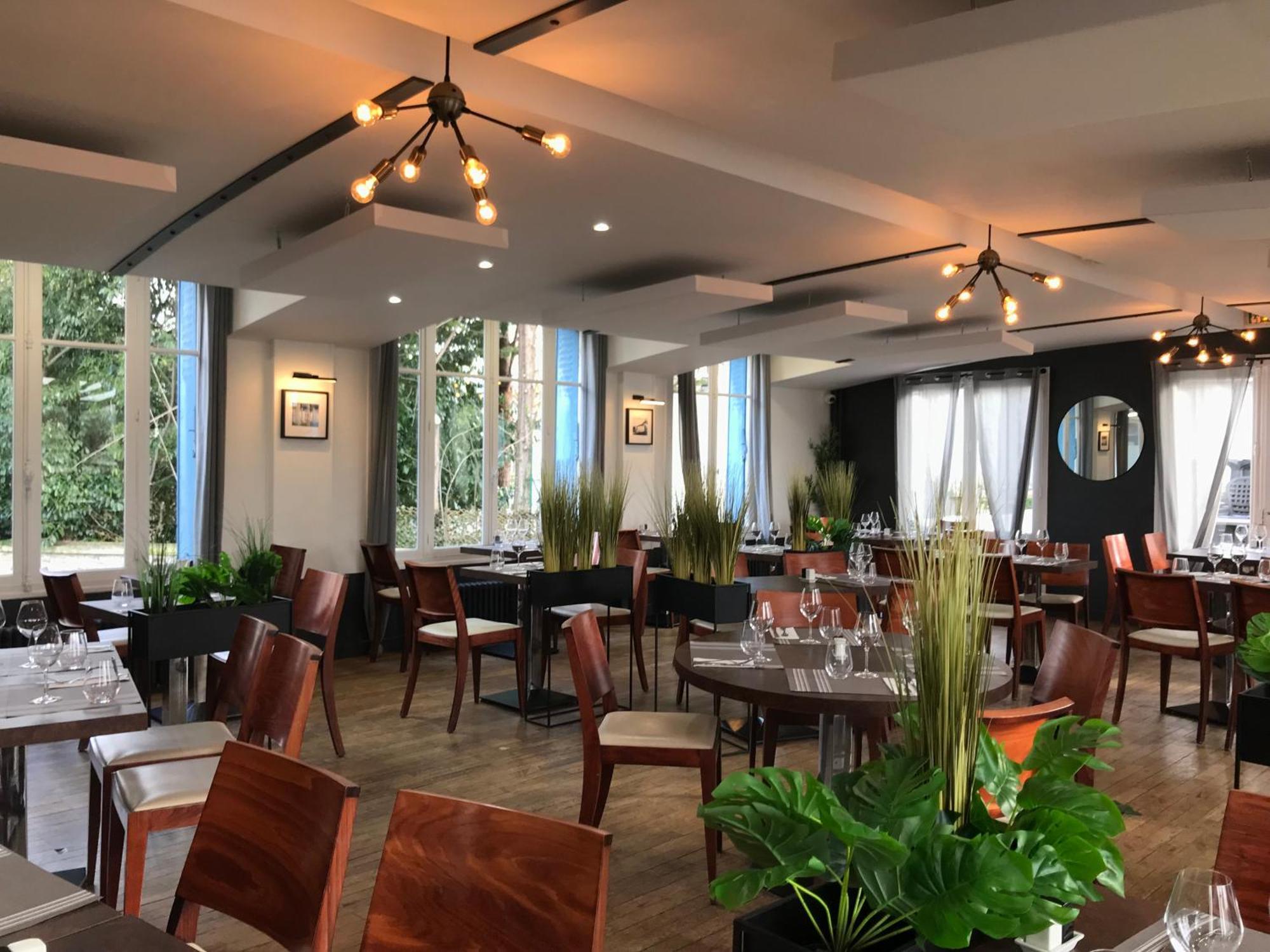 Logis Hotel & Restaurant - Les Bords De Seine Ла-Рош-Гийон Экстерьер фото