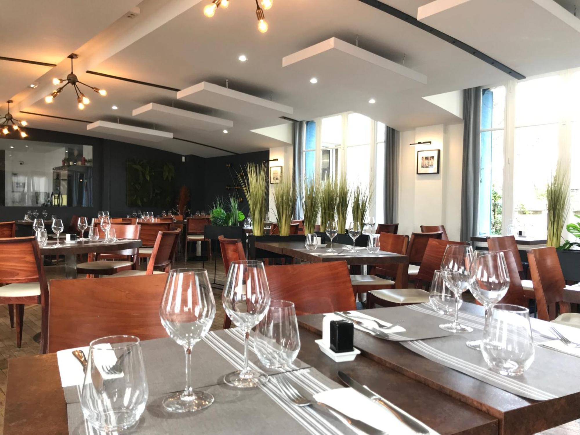 Logis Hotel & Restaurant - Les Bords De Seine Ла-Рош-Гийон Экстерьер фото