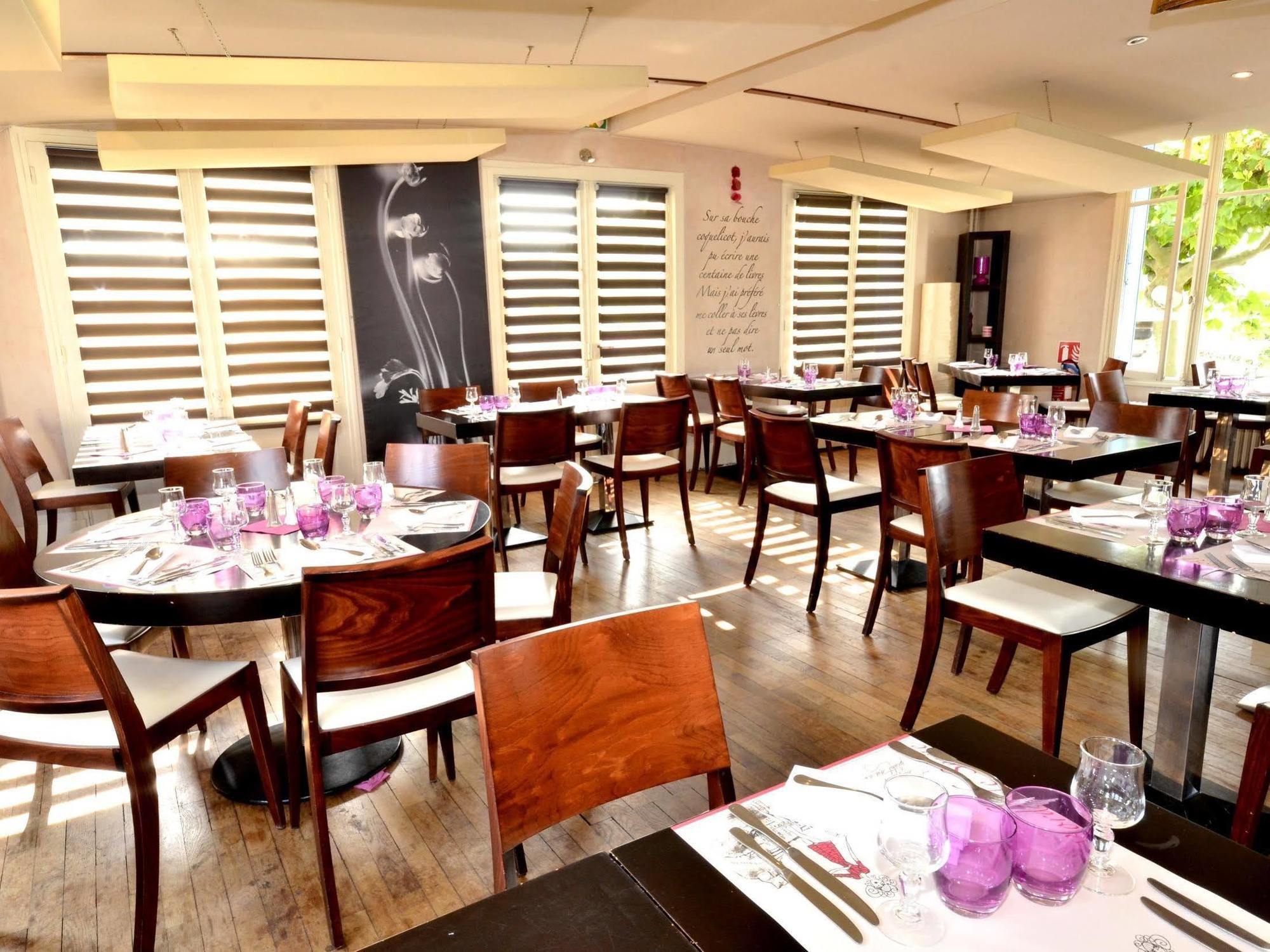 Logis Hotel & Restaurant - Les Bords De Seine Ла-Рош-Гийон Экстерьер фото