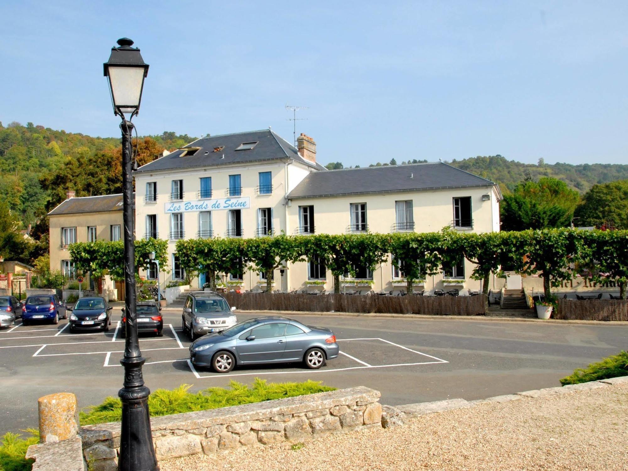 Logis Hotel & Restaurant - Les Bords De Seine Ла-Рош-Гийон Экстерьер фото