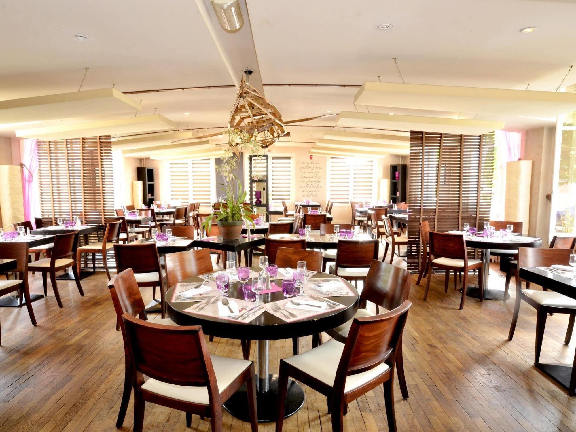 Logis Hotel & Restaurant - Les Bords De Seine Ла-Рош-Гийон Экстерьер фото