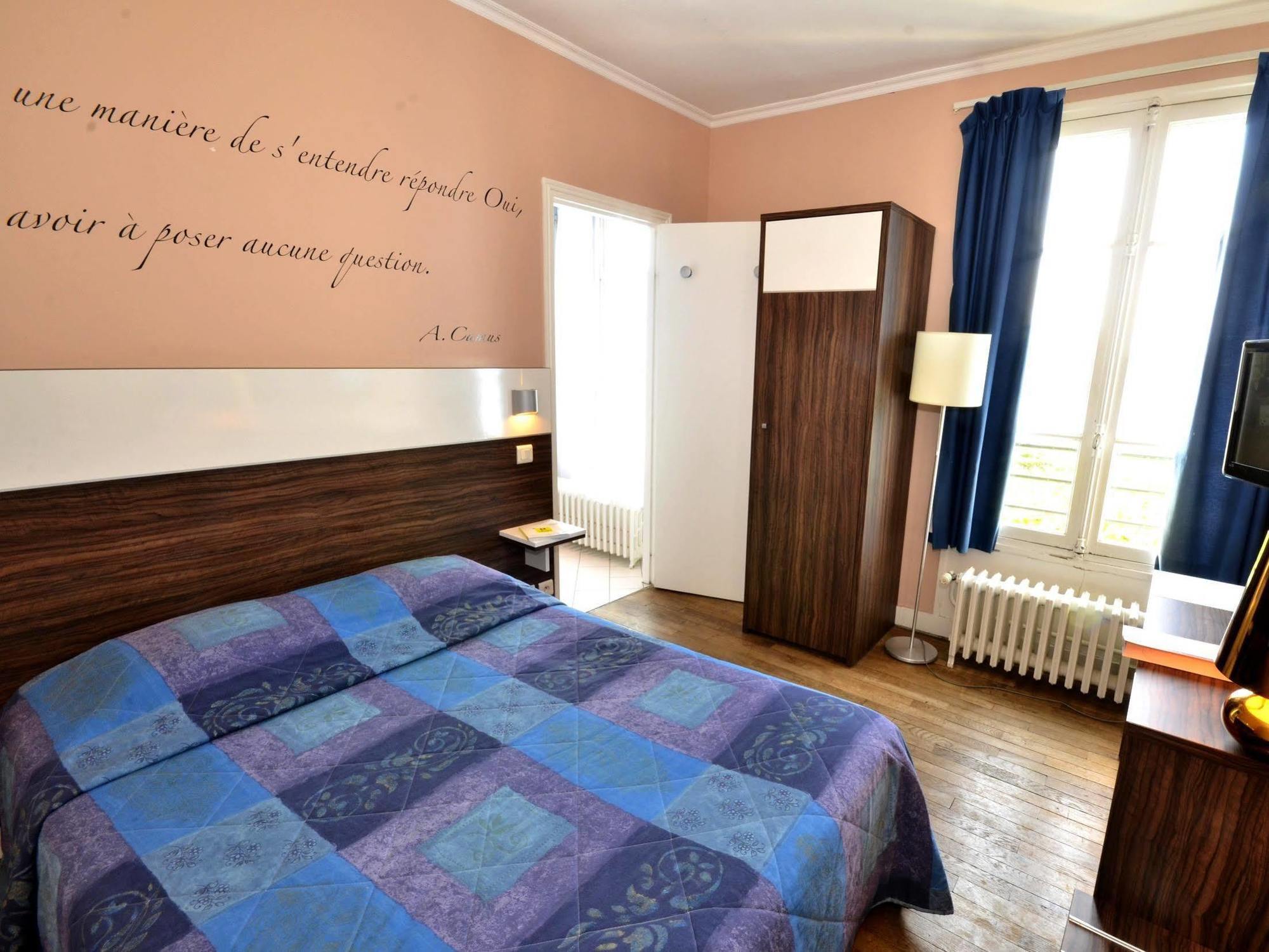 Logis Hotel & Restaurant - Les Bords De Seine Ла-Рош-Гийон Экстерьер фото